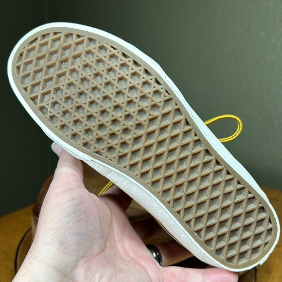 VANS Suede Sk8-Hi Skate Shoe - Wheat / Black - Picture 10 of 16